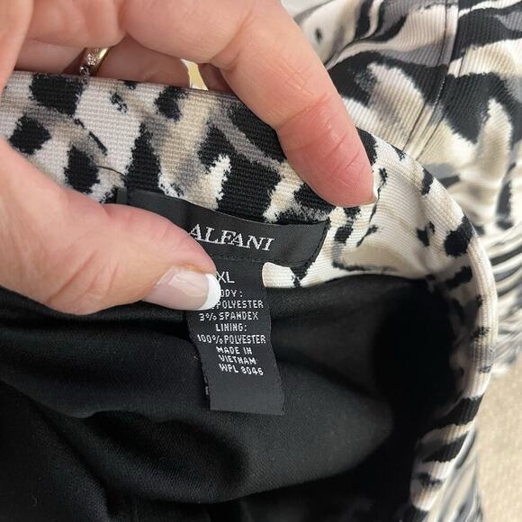 Alfani Skirt size Extra Large Black Gray Stretch Straight Jungle Knee Career - Picture 6 of 6